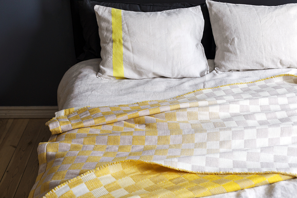 SLC - Lapuankankurit Shakki Blanket Beige Yellow White And Usva Pillow Case Linen Yellow 0